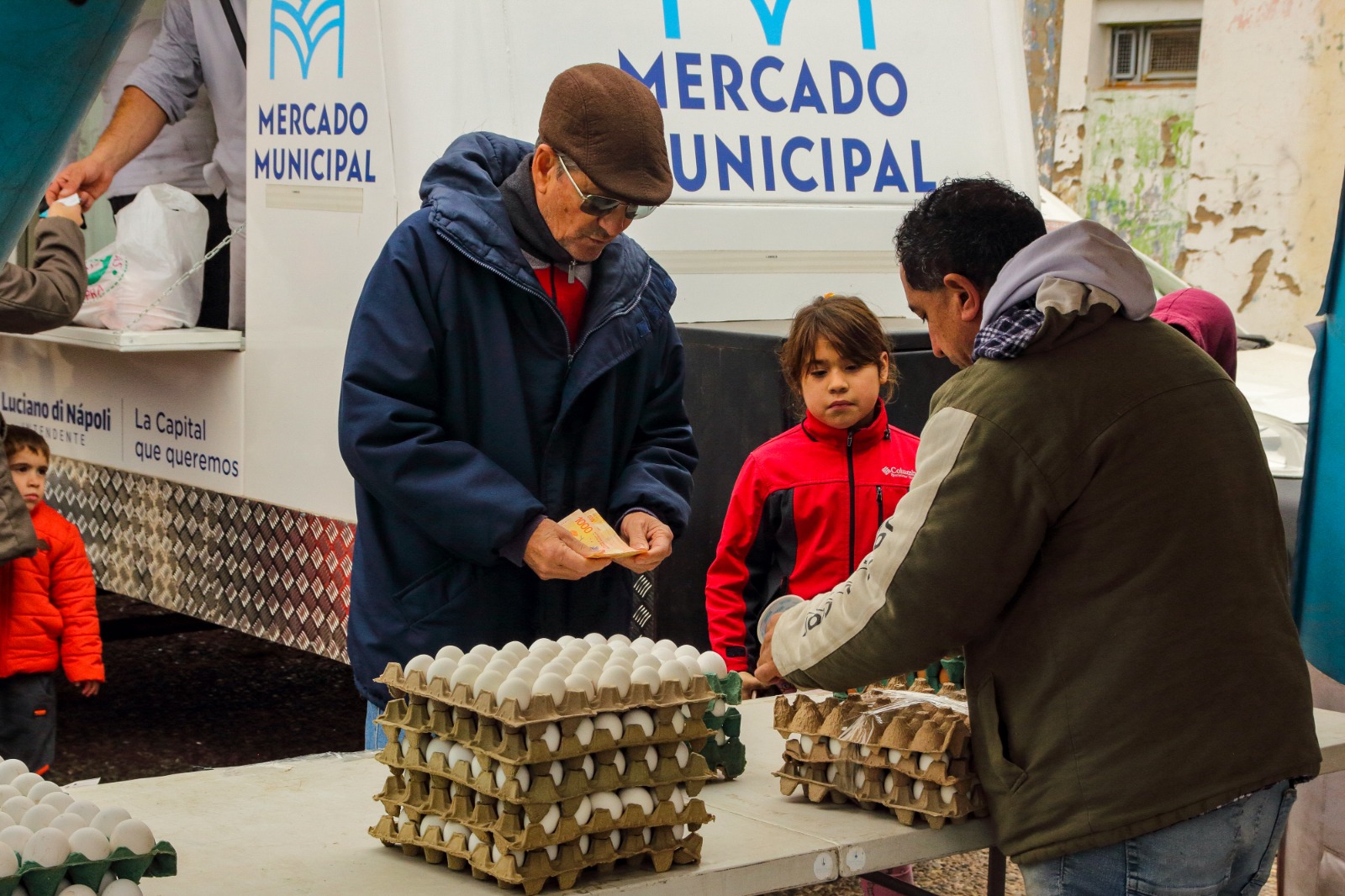 Mercado Municipal de Santa Rosa: Jueves de ofertas imperdibles en el Barrio Esperanza