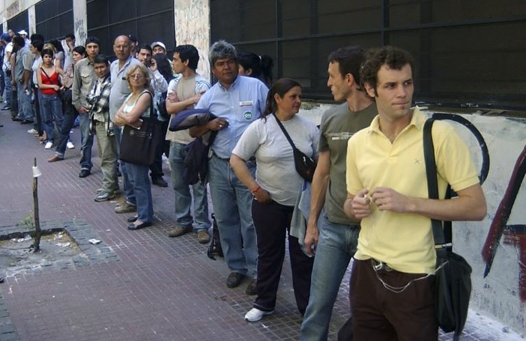 Seis de cada diez jóvenes trabajadores en relación de dependencia no están registrados