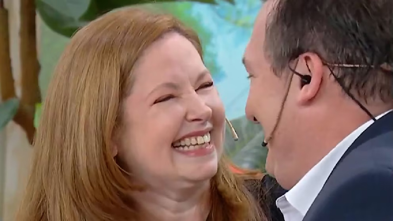 Andrea del Boca protagonizó un apasionado beso de telenovela con Paulo Kablan: “Me enamoré de vos”