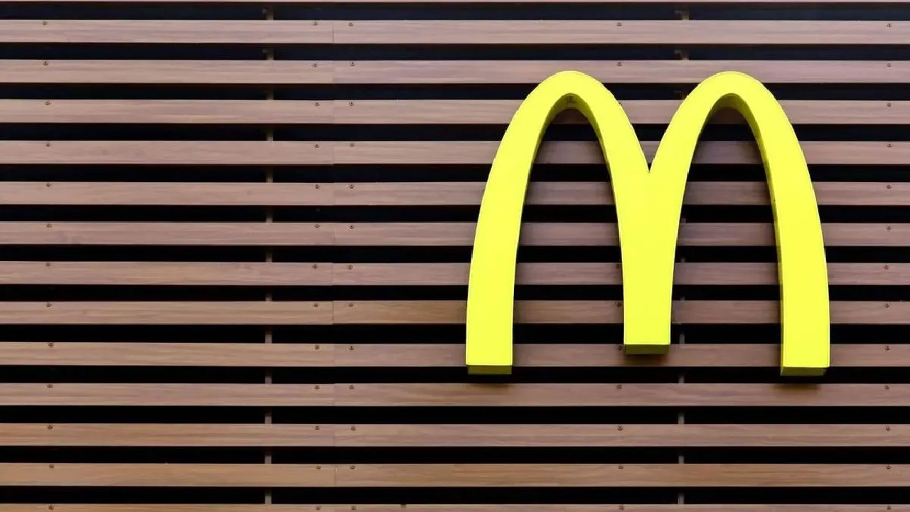 Demandan a McDonald’s por el brote de E. coli en EEUU