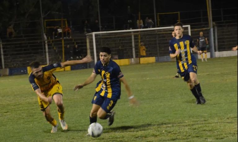 Fútbol: All Boys de Santa Rosa goleó y eliminó a su homónimo de Trenel en el Regional Federal