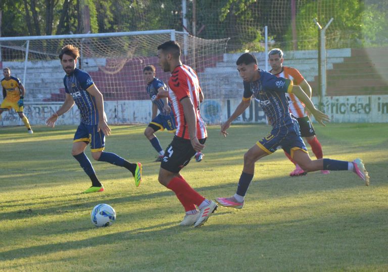 Fútbol: Costa Brava y All Boys de Santa Rosa ya tienen a sus rivales para los octavos de final del Regional Federal