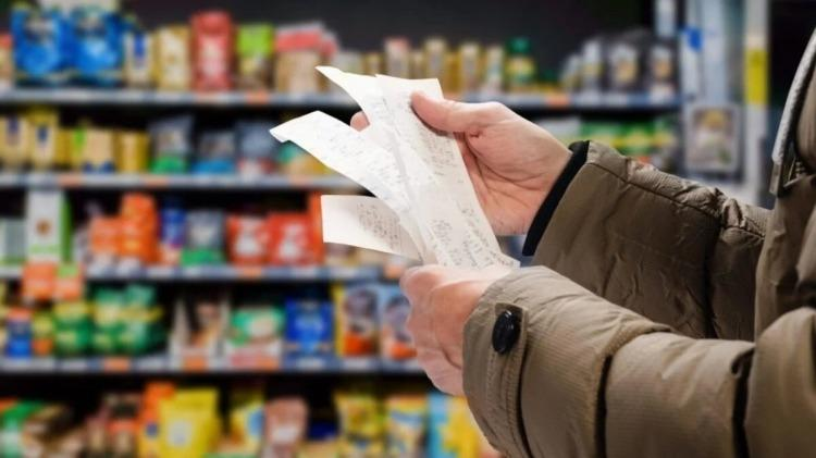 Las ventas en supermercados y autoservicios cayeron 20,4% en octubre