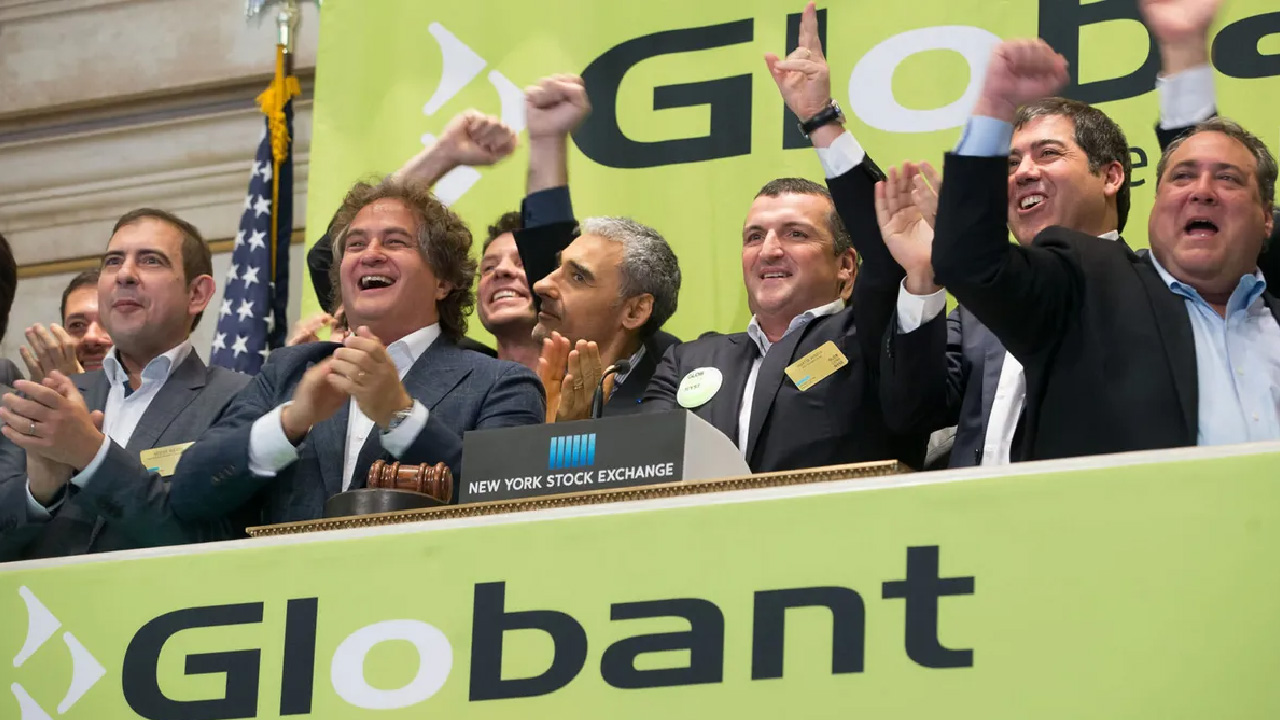 Globant en el ojo de la tormenta: salarios congelados y pérdida de talentos