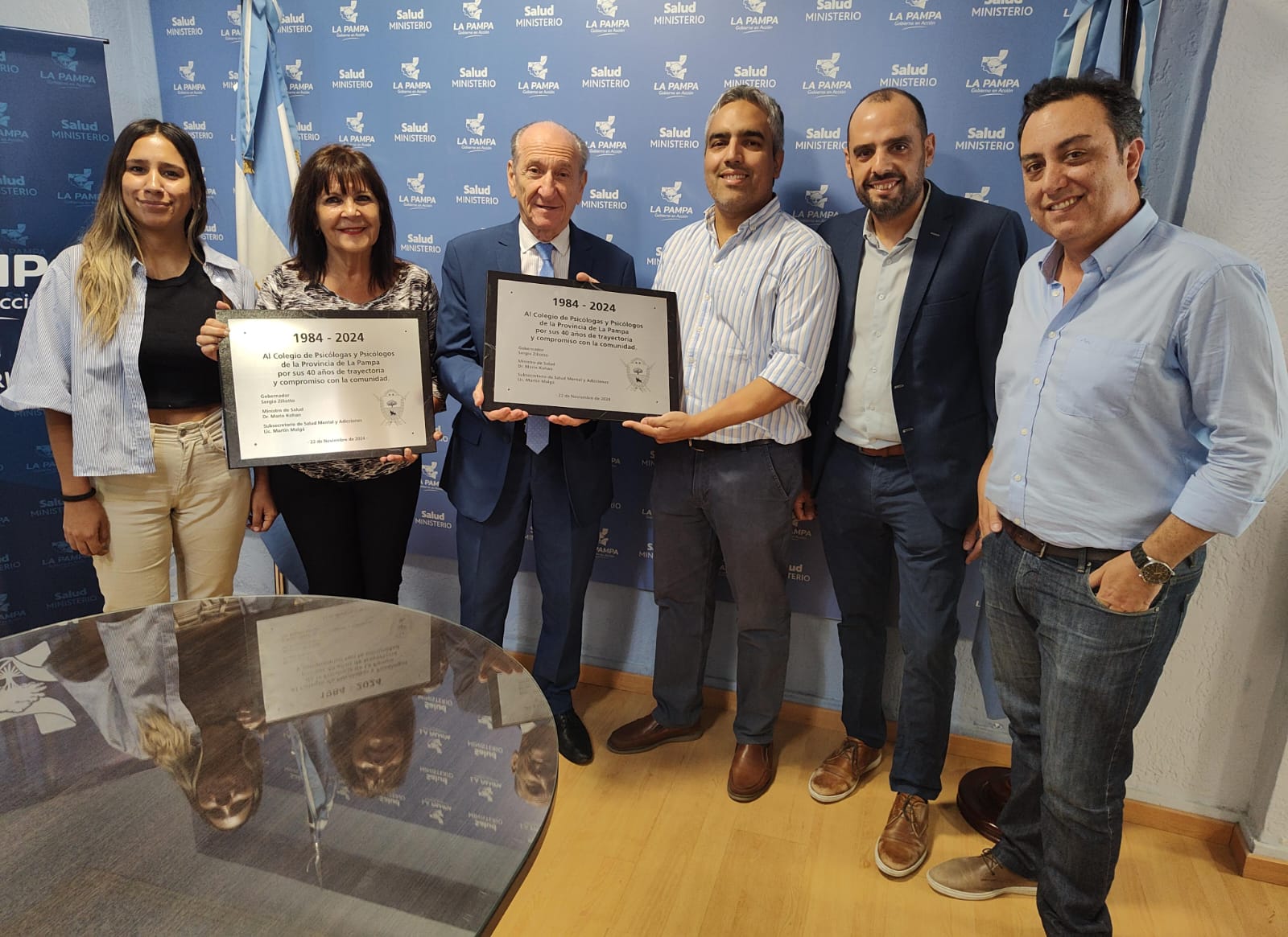 Salud entregó reconocimientos al Colegio de Psicólogos por su 40º aniversario