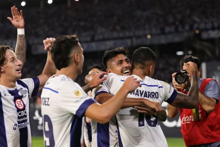 Fútbol: Talleres derrotó a Huracán y sueña con el título de la Liga Profesional