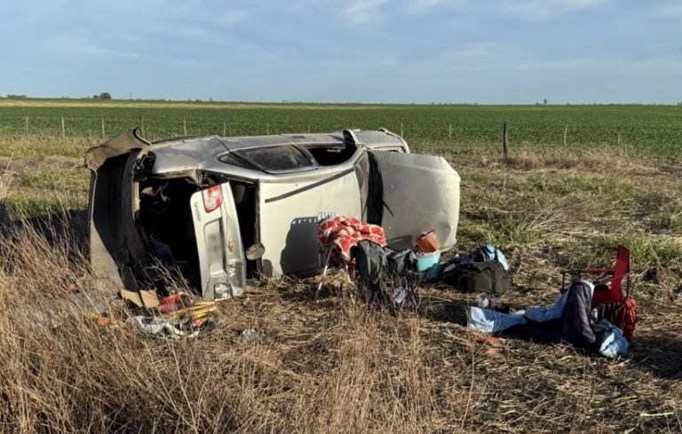 Una familia piquense volcó cerca de Van Praet cuando viajaban hacia Mendoza