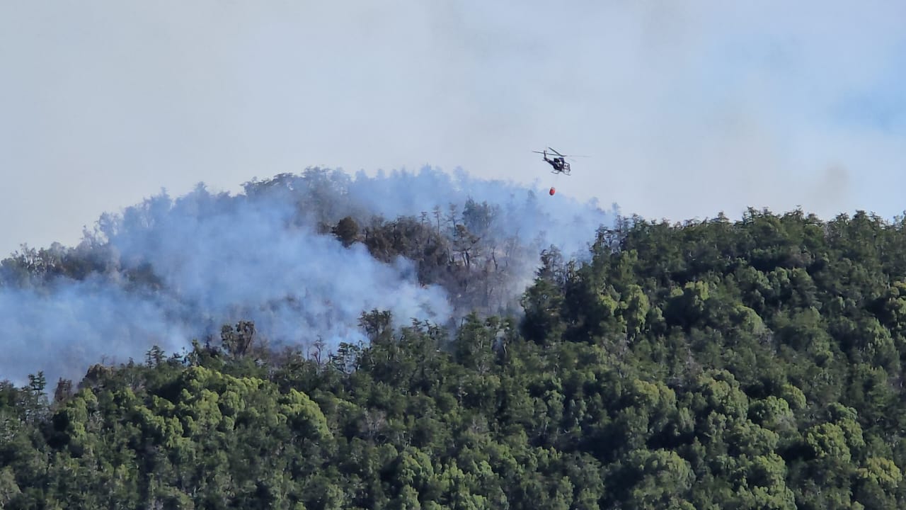 Nahuel Huapi: El fuego continúa y ya se consumieron casi 6000 héctareas