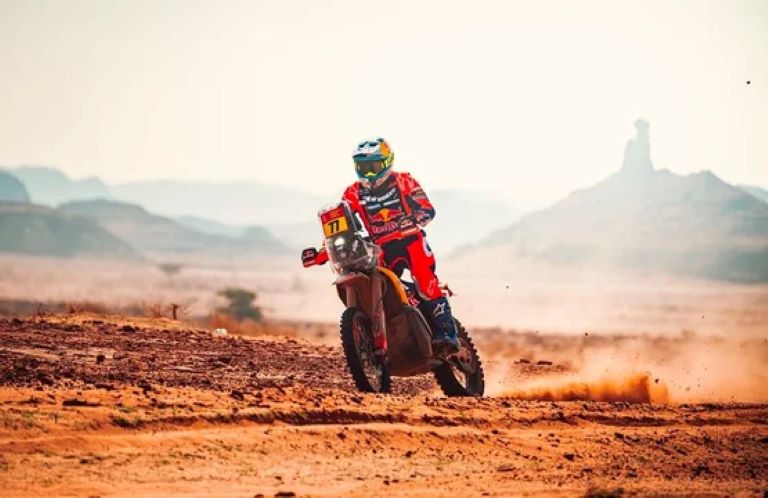 Rally Dakar: Benavides terminó quinto en la etapa 7 y sigue dando pelea en motos