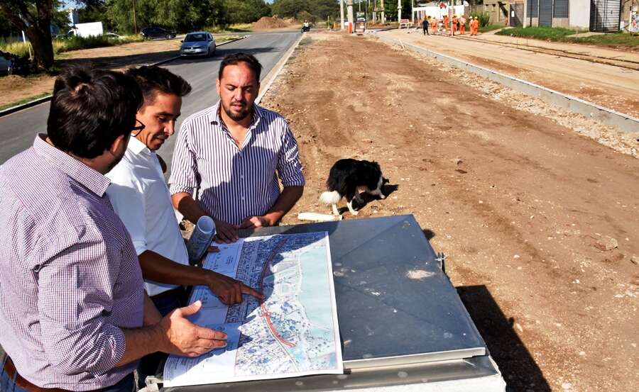 Di Napoli y Intronati recorrieron la obra de la calle Juana Azurduy: “Permitirá descongestionar la Avenida Perón”