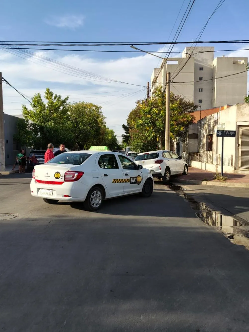 Una mujer embarazada herida tras un choque en el centro santarroseño