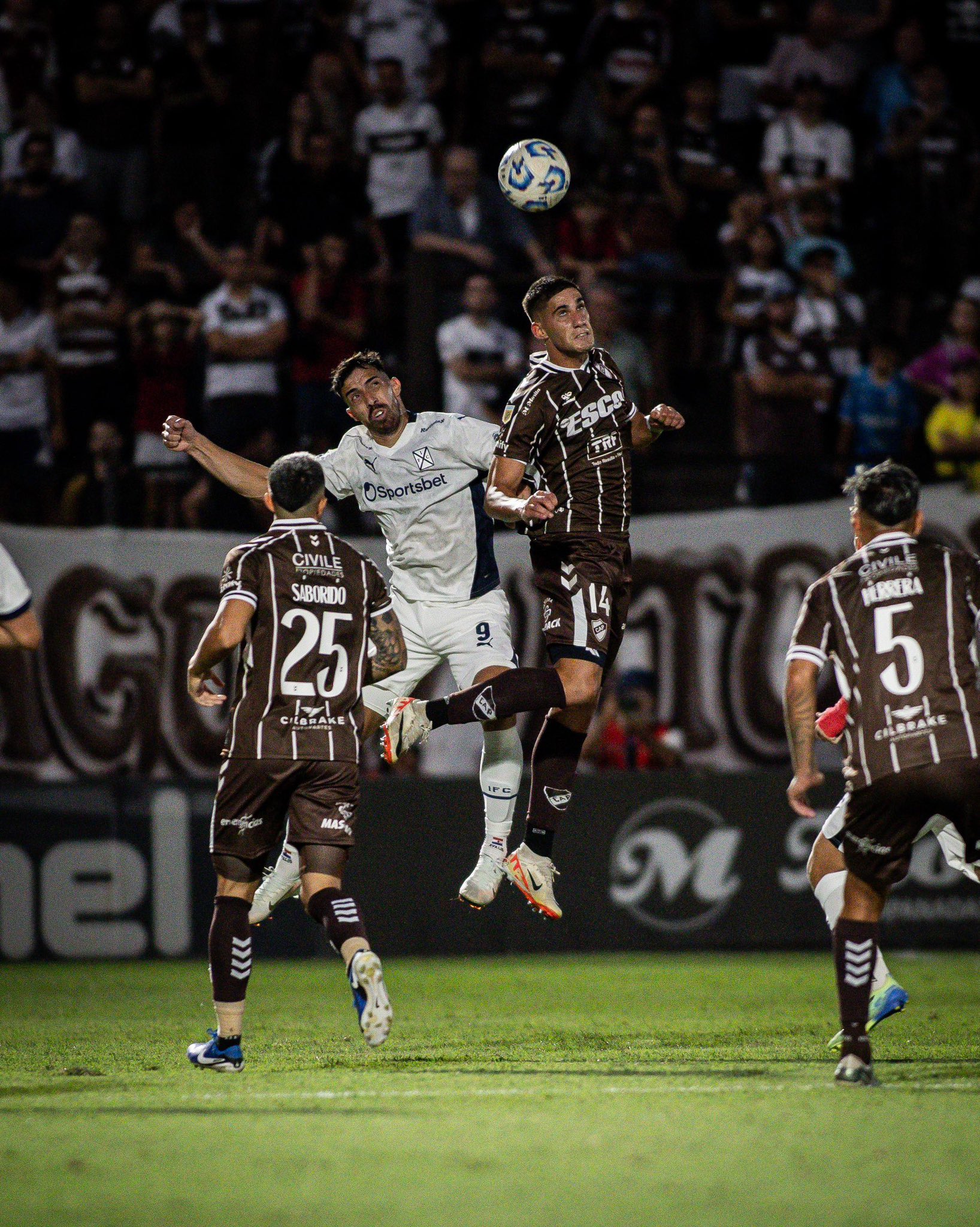 Fútbol: Independiente igualó con Platense y quedó como escolta