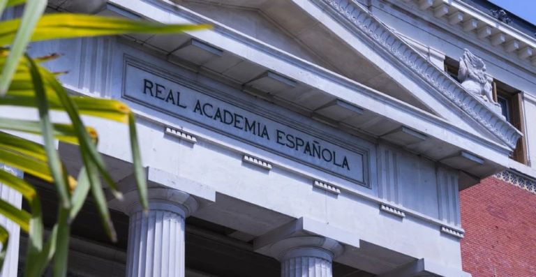 España: La RAE eliminó dos letras del abecedario ¿cuáles y por qué?