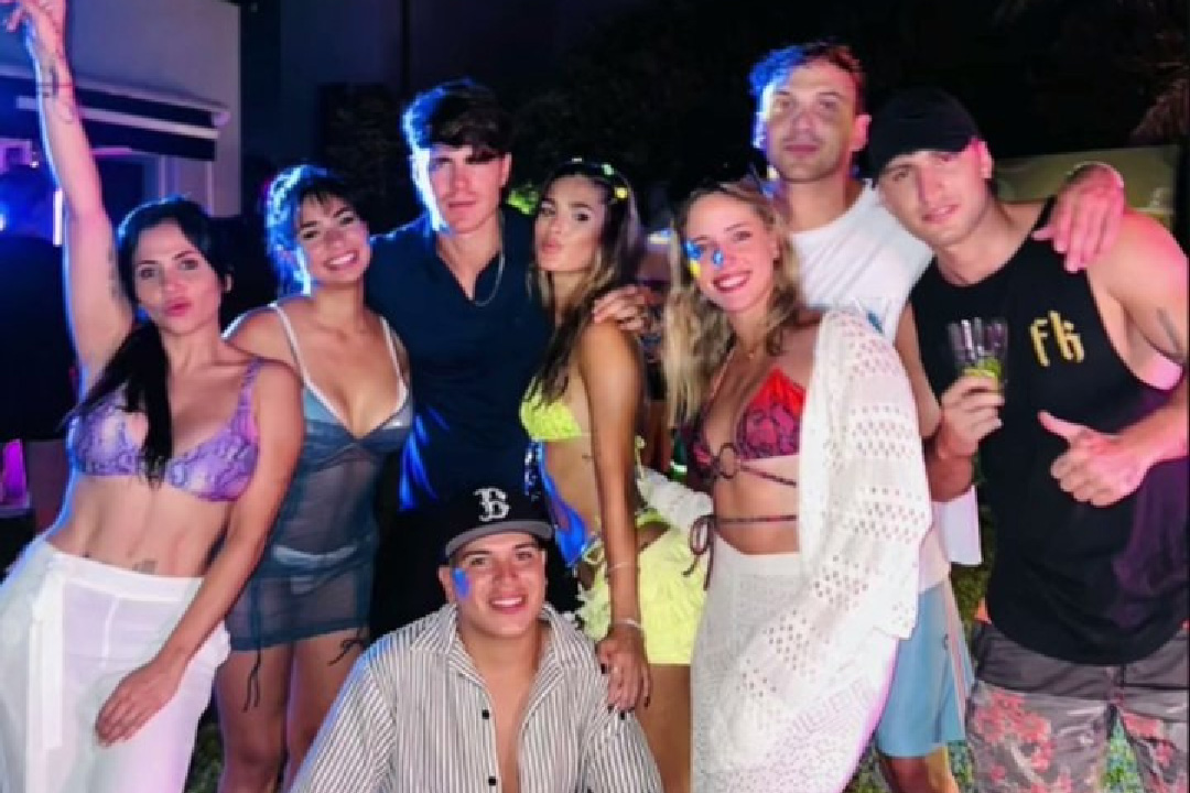 Juli Poggio celebró con una pool party su cumpleaños rodeada de amigos de Gran Hermano: todas las imágenes