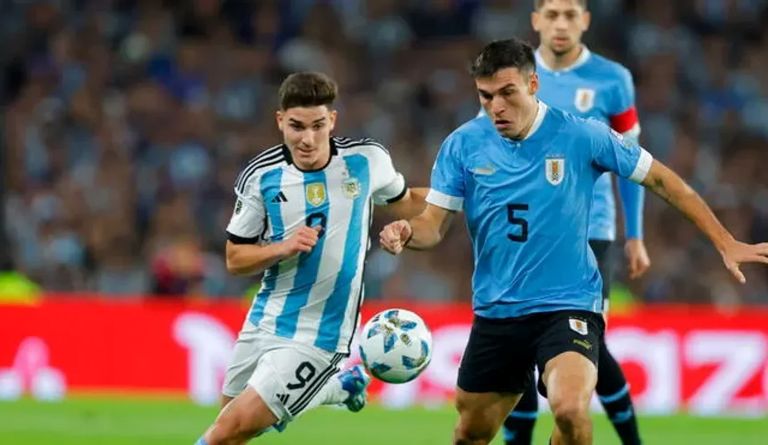 Fútbol: sin Messi, Argentina visita a Uruguay para seguir en los más alto de las Eliminatorias