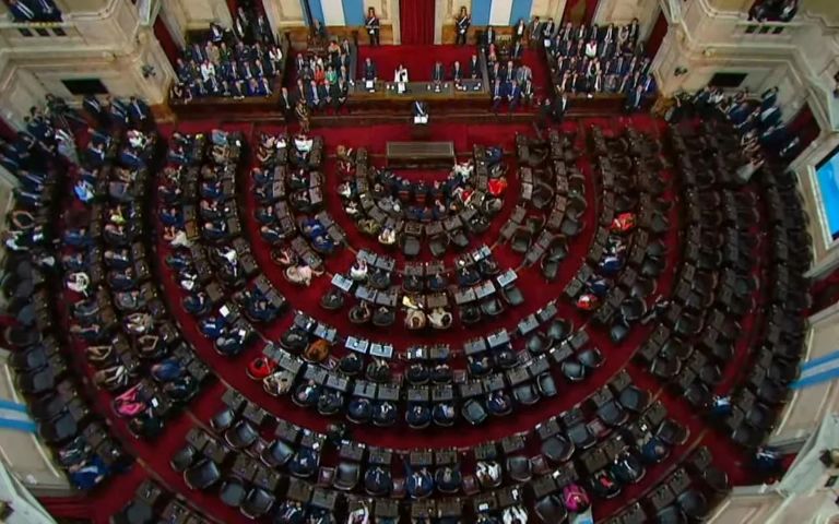 La impactante imagen de una Asamblea Legislativa semivacía cuando hablaba Javier Milei