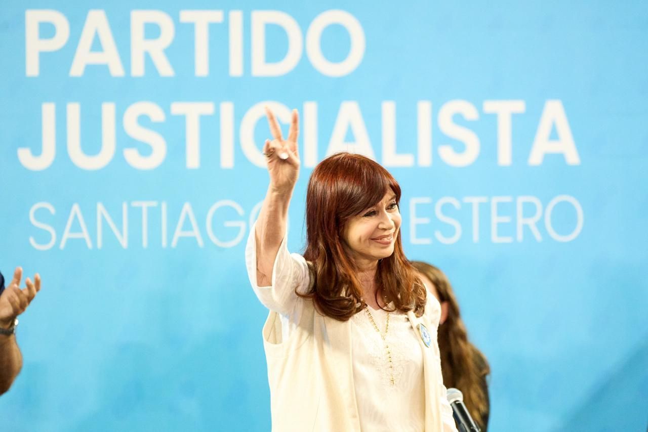 Cristina Kirchner convocó a una reunión de urgencia del PJ ante el tratamiento en el Congreso del DNU del FMI