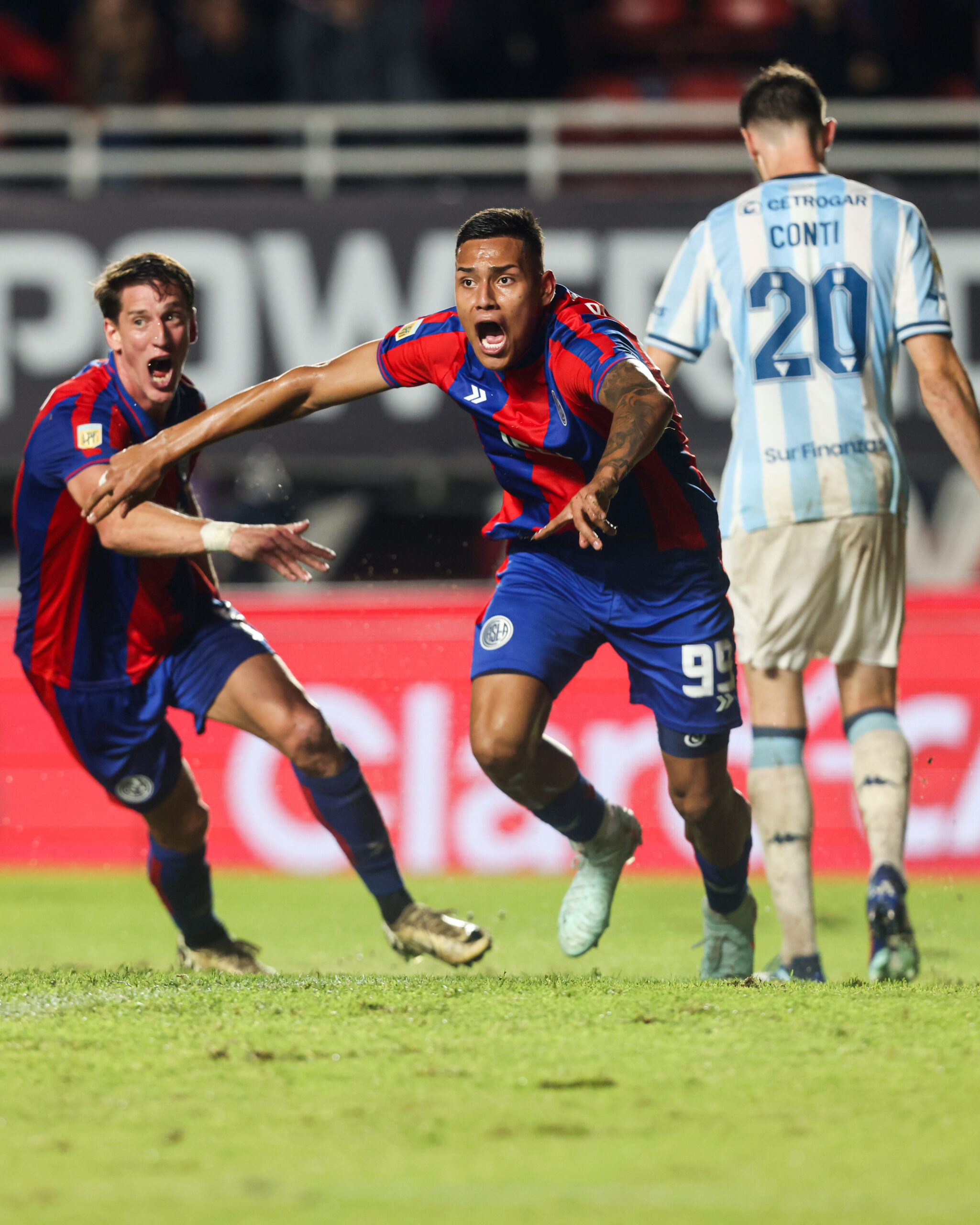 Fútbol: En un partidazo, San Lorenzo le ganó 3 a 2 a Racing