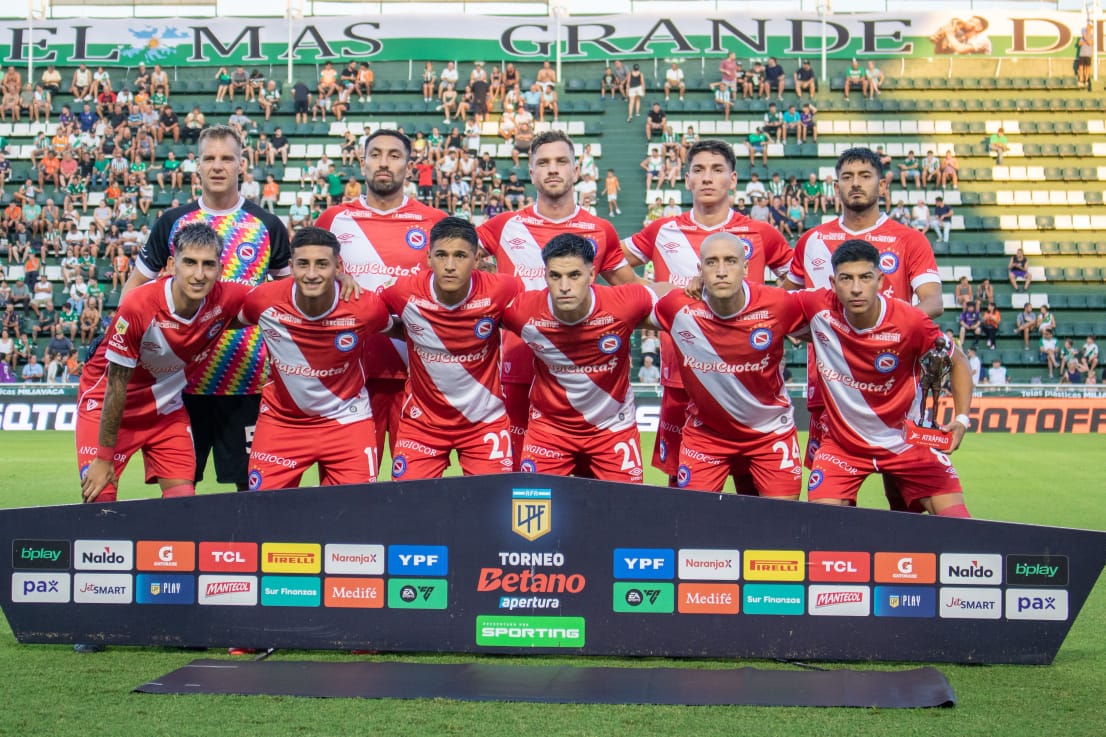 Fútbol: Argentinos venció a Banfield y continúa como único puntero de su zona