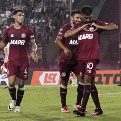 Fútbol: Lanús lo dio vuelta y aplastó a Instituto como local