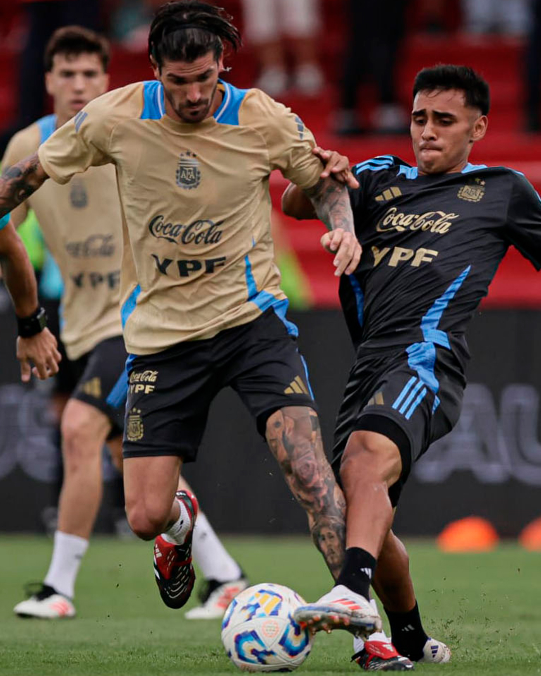 Fútbol: La Selección Mayor venció a la Sub20 en el partido a beneficio por Bahía Blanca