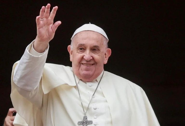 Vaticano: El papa Francisco “está mejorando”