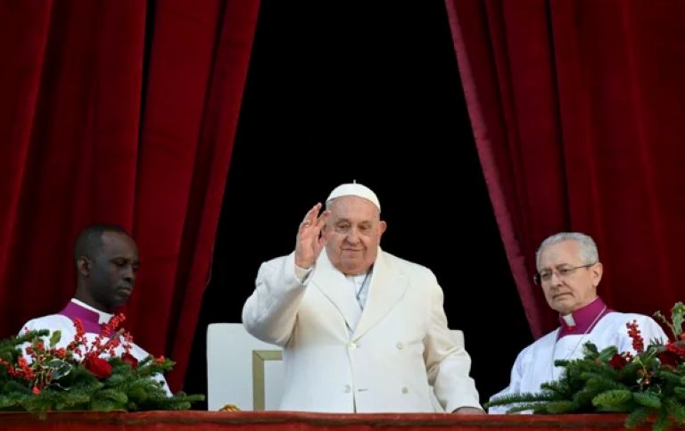 Vaticano: El papa Francisco se mantiene “estable” y el pronóstico es “reservado”