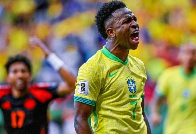 Fútbol: Brasil le ganó sobre el final a Colombia y quedó segundo