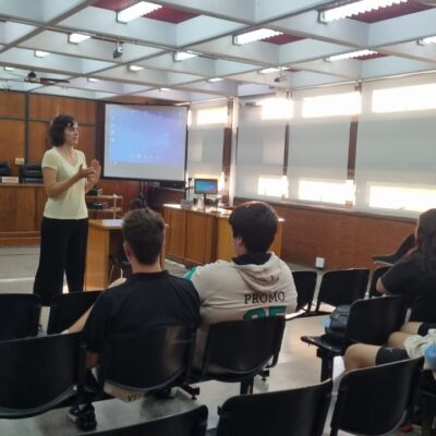 Educación + Justicia: Estudiantes del colegio Héroes de Malvinas de Trenel asistieron un debate oral y dos charlas en el Edificio Judicial de Gral. Pico