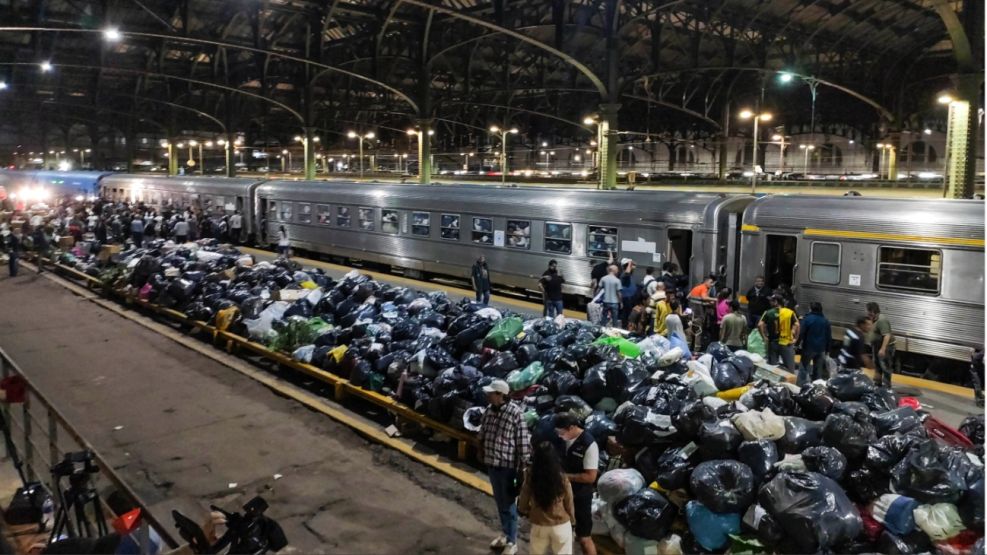 Con más de 1.200 toneladas de donaciones, llegó el tren solidario a Bahía Blanca