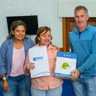 Entregaron escrituras a familias propietarias de viviendas sociales