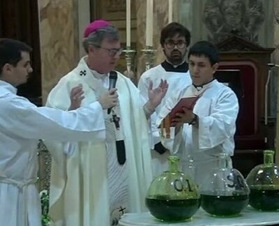 Fuerte mensaje en el Jueves Santo: La Iglesia lavó los pies de los jubilados y pidió una jubilación digna