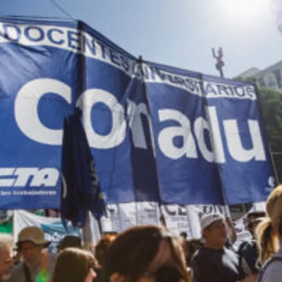 Paro de 24 horas de docentes universitarios por mejoras salariales