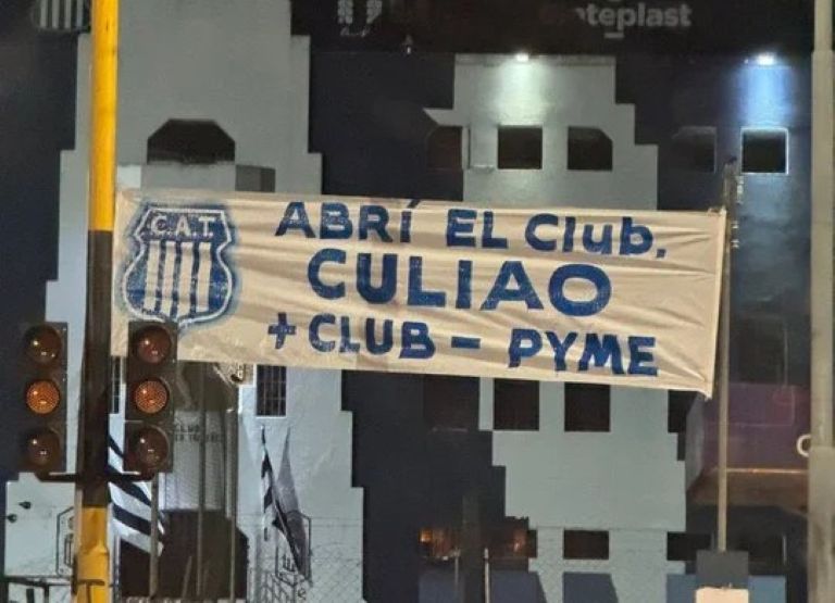Fútbol: “Más club, menos pyme”, fuerte mensaje de los hinchas de Talleres a Fassi tras la eliminación