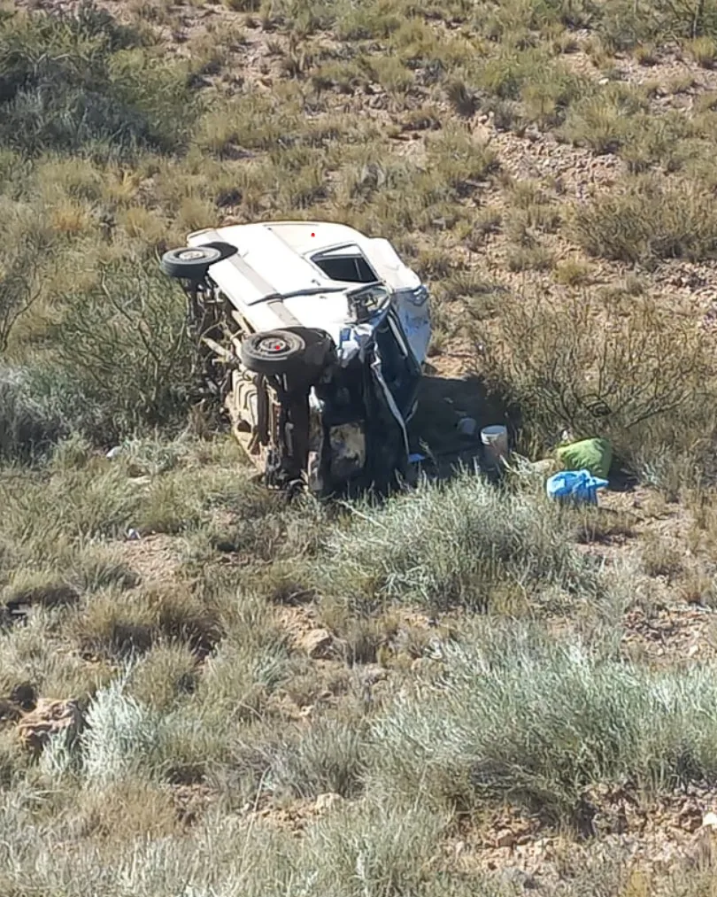 Tres heridos tras un vuelco en el Bajo de la Barda, cerca de Algarrobo del Águila