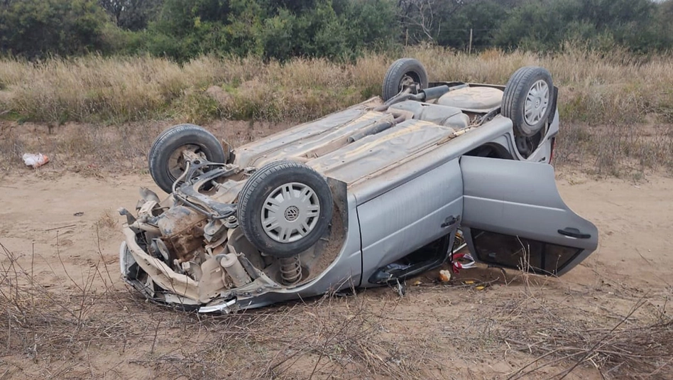 Rucanelo: volcaron en la ruta y pasaron la madrugada heridos e incomunicados en el monte