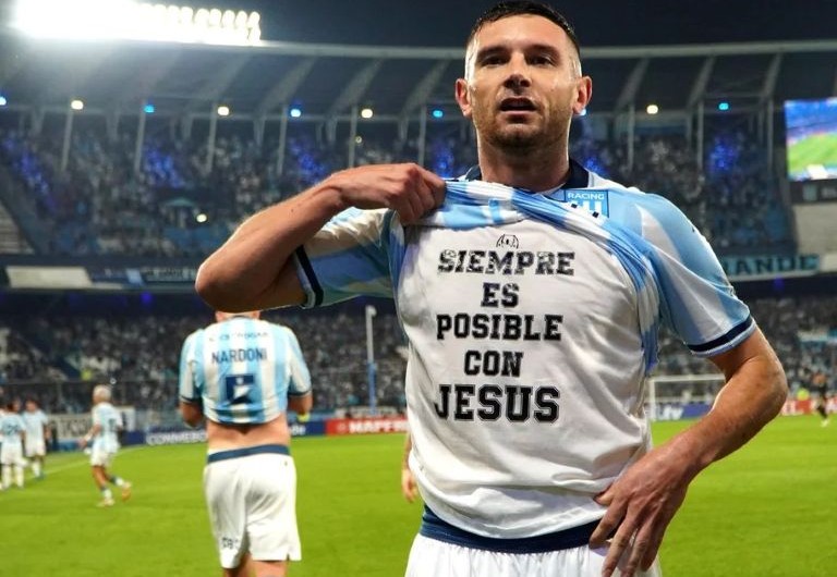 Fútbol: Racing goleó a Colo Colo por 4 a 0 y clasificó a los octavos de final de la Copa Libertadores