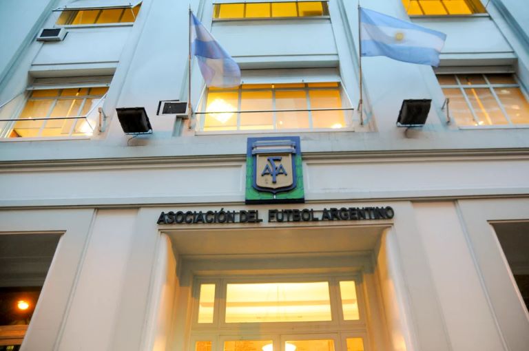 Fútbol: la AFA presentó un acuerdo histórico con Win Investments para financiar a los clubes argentinos