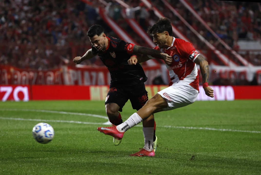 Fútbol: Argentinos Juniors derrotó a Instituto por 3 a 1 y clasificó a los cuartos de final