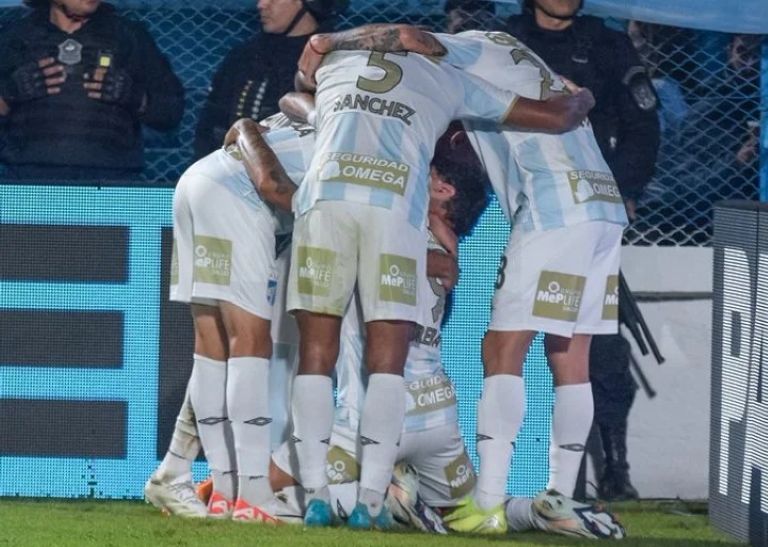 Fútbol: Independiente cayó ante Atlético Tucumán y no pudo subir a la cima de la Zona B del Torneo Apertura