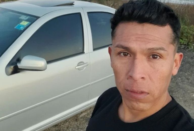 Buenos Aires: un ciudadano boliviano manejaba borracho, subió a la vereda, chocó y fue asesinado a golpes