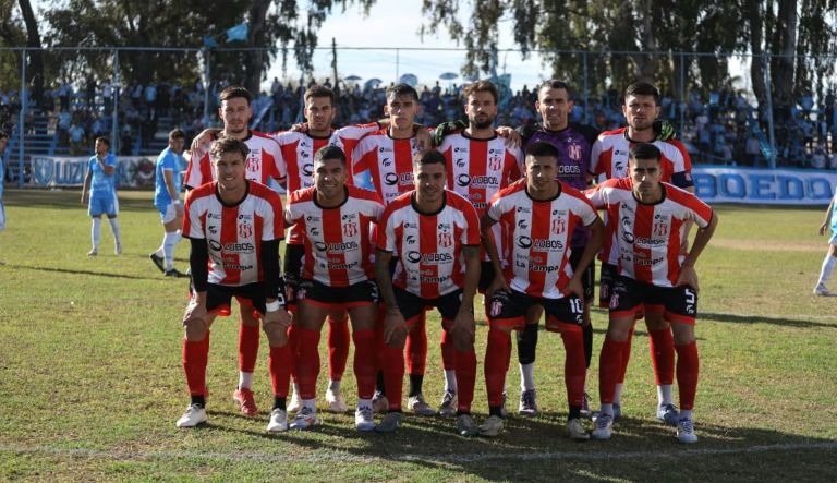 Fútbol: Costa Brava logró un “triunfazo” en Mendoza y terminó la rueda del Federal “A” en zona de clasificación