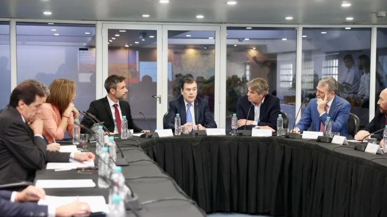 Gobernadores en alerta por impacto económico nacional: se reúnen el martes en Entre Ríos
