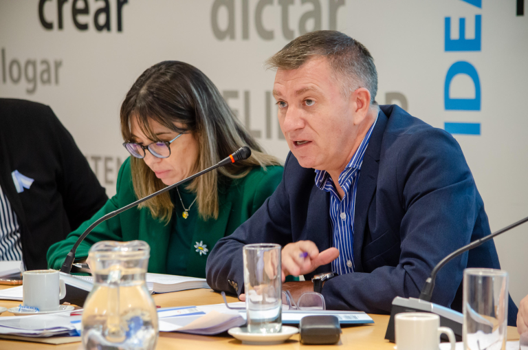 Con la presencia del ministro Bisterfeld los diputados provinciales avanzaron hacia la aprobación de la Cuenta de Inversión
