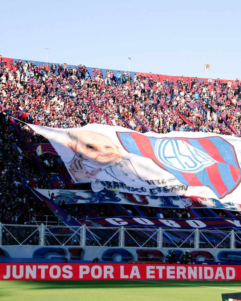 Fútbol: confirmaron la sanción a San Lorenzo por las dos bombas de estruendos arrojadas a la cancha