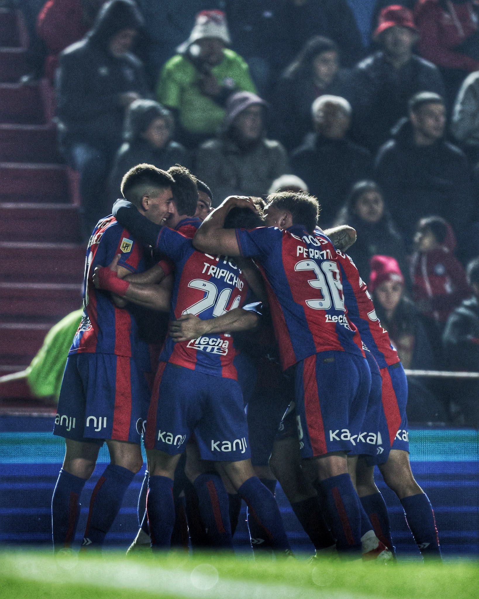 Fútbol: San Lorenzo y Platense se enfrentan por un lugar en la final del Torneo