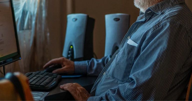 Córdoba: condenaron a un jubilado de 81 años por descargar material de abuso sexual infantil