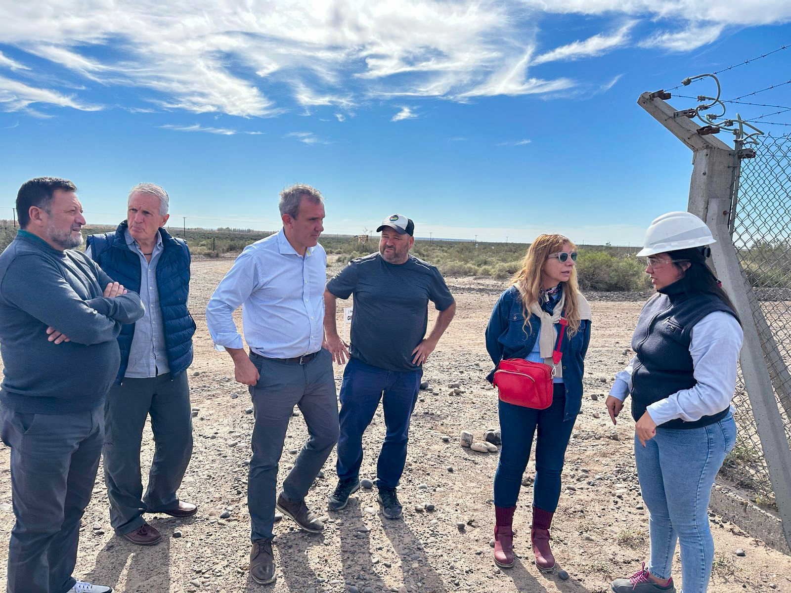 Legisladores de la UCR y CO recorrieron el área petrolera “El Medanito”