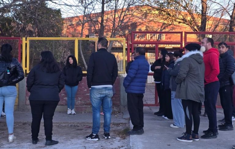 Neuquén: un alumno de 12 años llevó un arma y apuntó a niños de cuarto grado