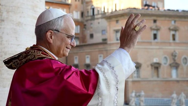 Vaticano: el papa León XIV celebra su primera misa